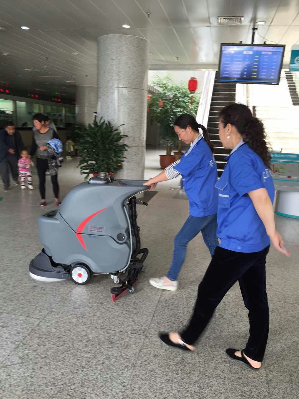 全自动洗地机能解决企业什么问题？